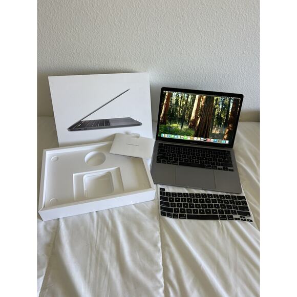 Apple MacBook Pro 13 Silver Touch Bar 2020 Intel Core I5 8GB RAM 250GB SSD